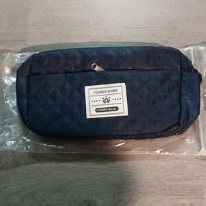 Navy Blue Quilted Men's Travel Bag NWT